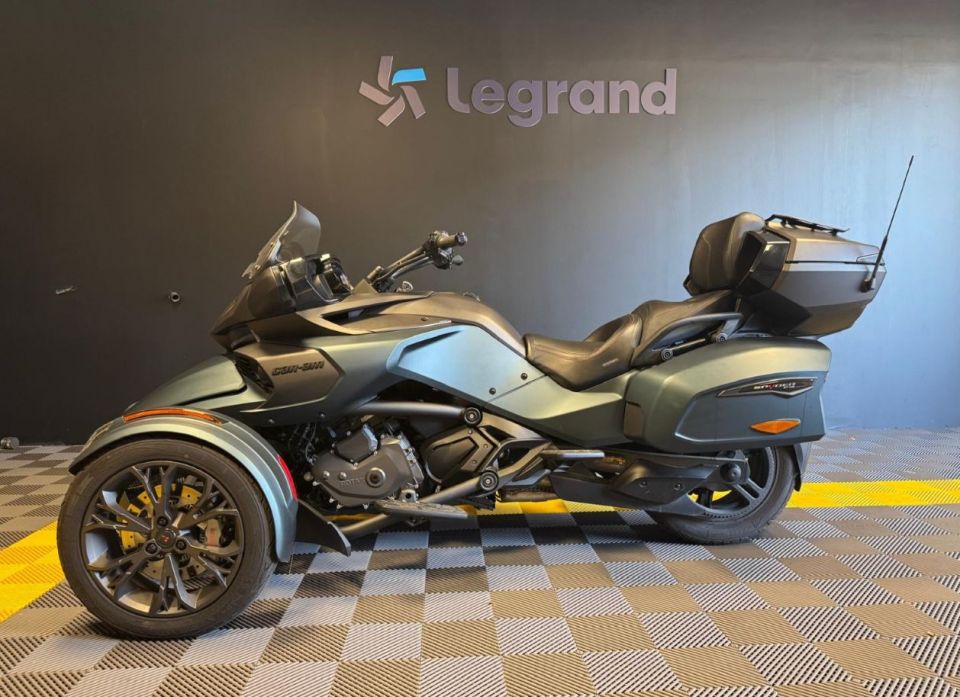 CAN-AM SPYDER F3 4