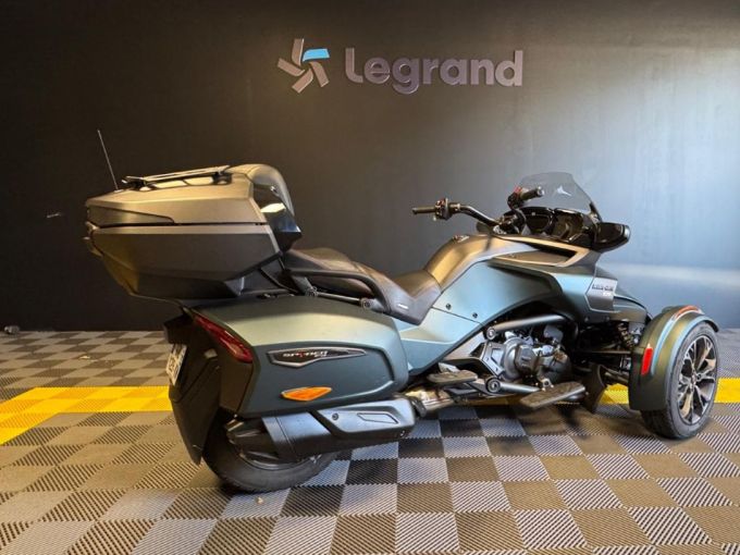 CAN-AM SPYDER F3 4