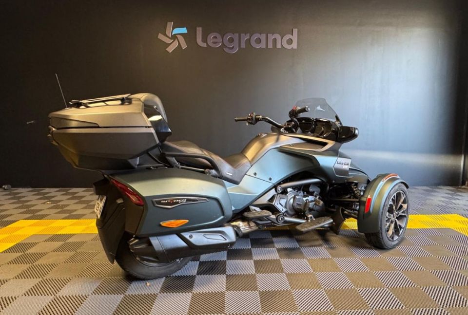 CAN-AM SPYDER F3 4