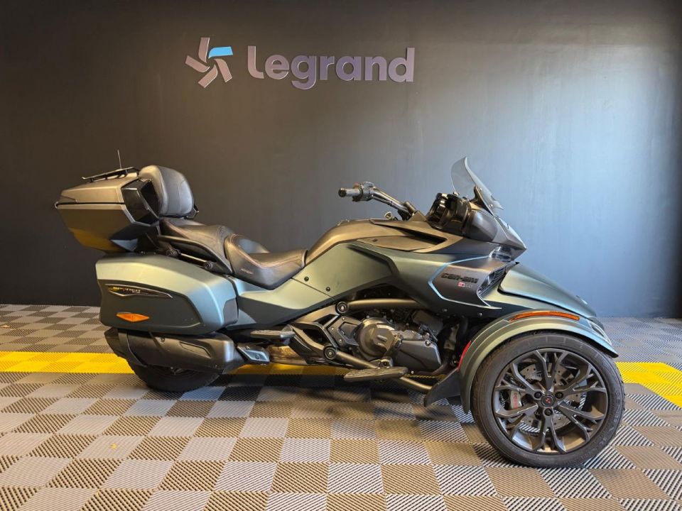 CAN-AM SPYDER F3 4