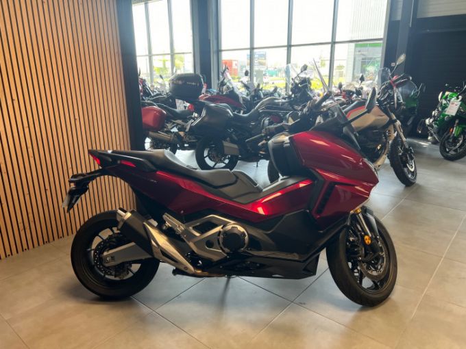 HONDA FORZA 750 4