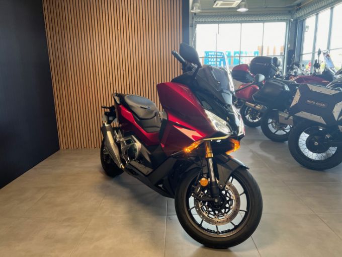 HONDA FORZA 750 4