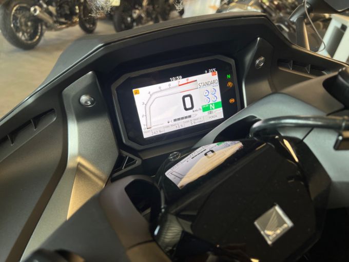 HONDA FORZA 750 4