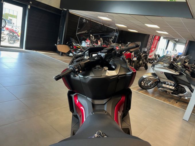 HONDA FORZA 750 4