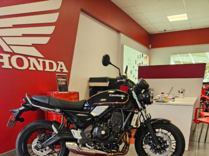 KAWASAKI Z 650 RS 4