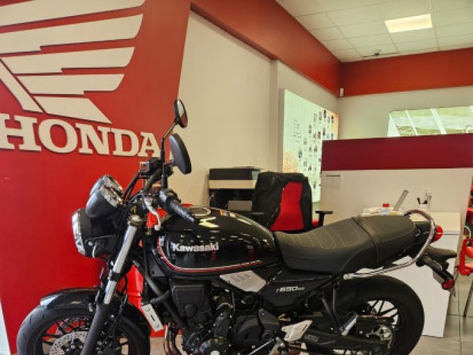 KAWASAKI Z 650 RS 4