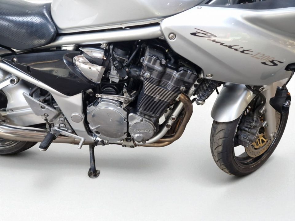 SUZUKI GSF 1200 N BANDIT 4