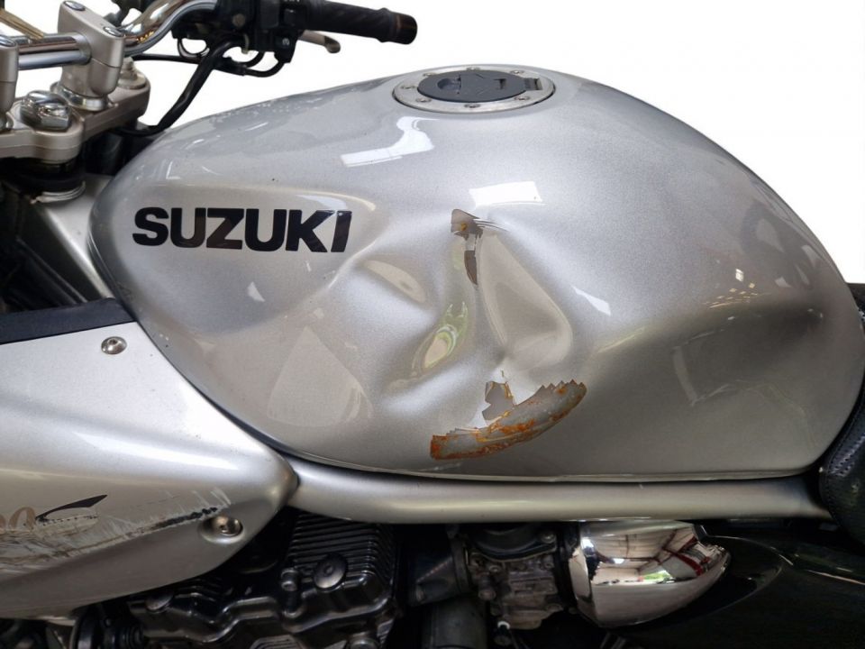 SUZUKI GSF 1200 N BANDIT 4