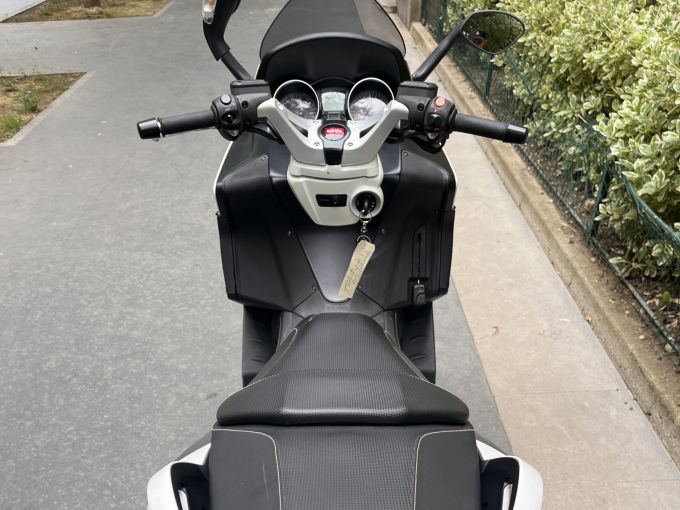 APRILIA SRV 850 ABS 4