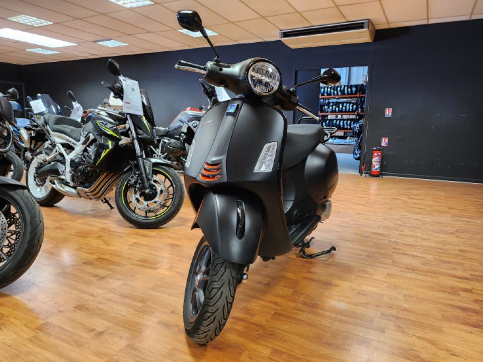 PIAGGIO VESPA GTS IE 300 4