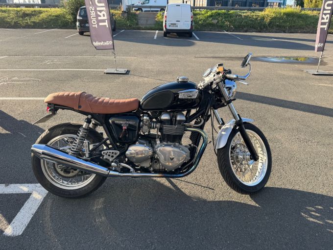 TRIUMPH THRUXTON 900 4
