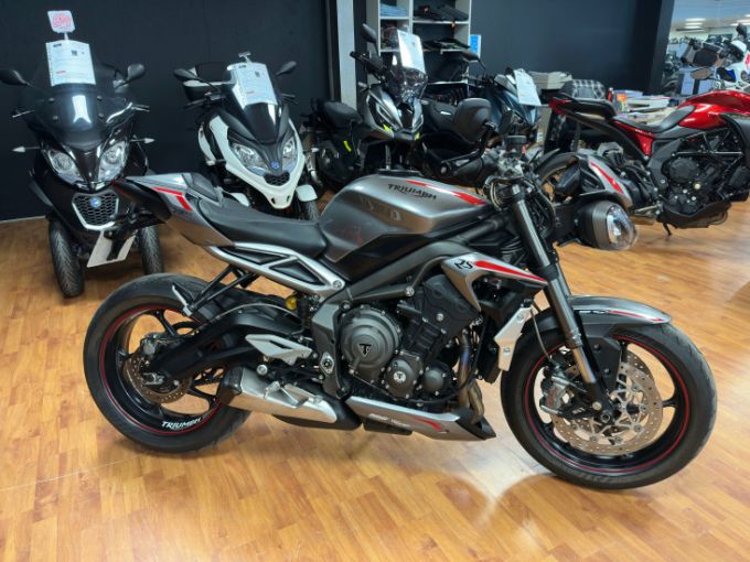TRIUMPH STREET TRIPLE RS 4