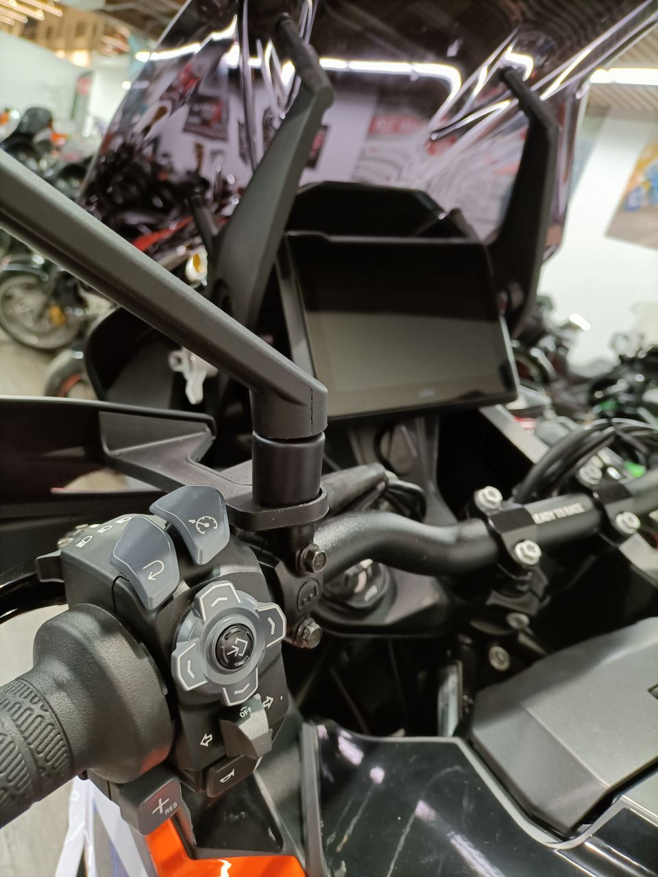 KTM 1290 SUPER ADVENTURE S 4