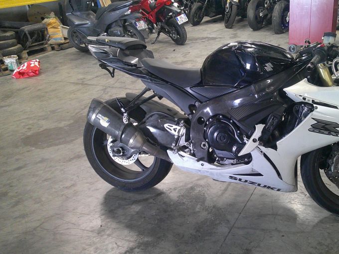 SUZUKI GSX-R 750 4