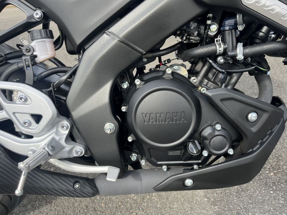 YAMAHA MT-125 ABS 4