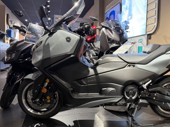 YAMAHA XP T-MAX 560 TECH MAX 4
