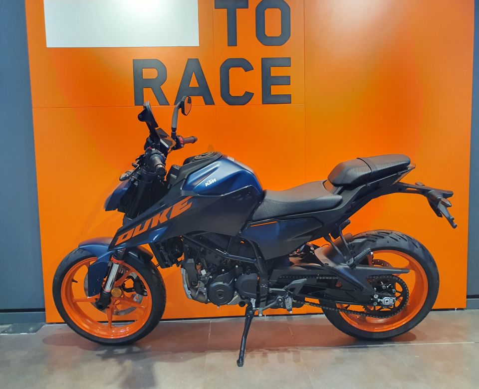 KTM 125 DUKE ABS 4