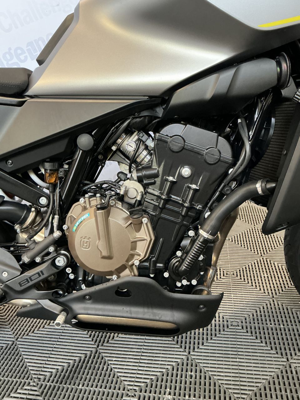 HUSQVARNA 801 vitpilen l 4