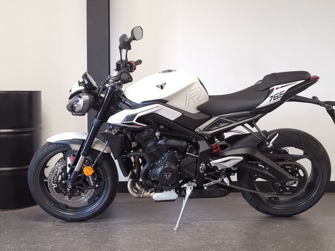 TRIUMPH STREET TRIPLE 765 R 4