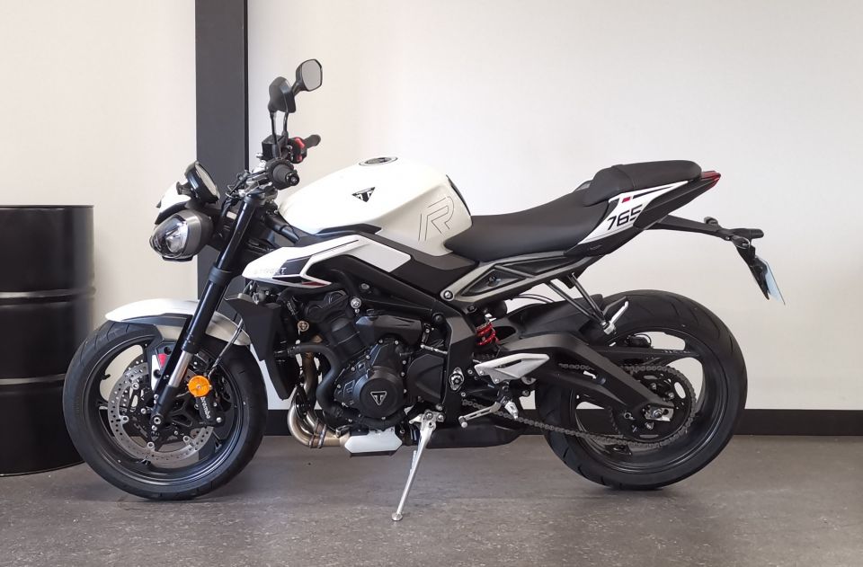 TRIUMPH STREET TRIPLE 765 R 4