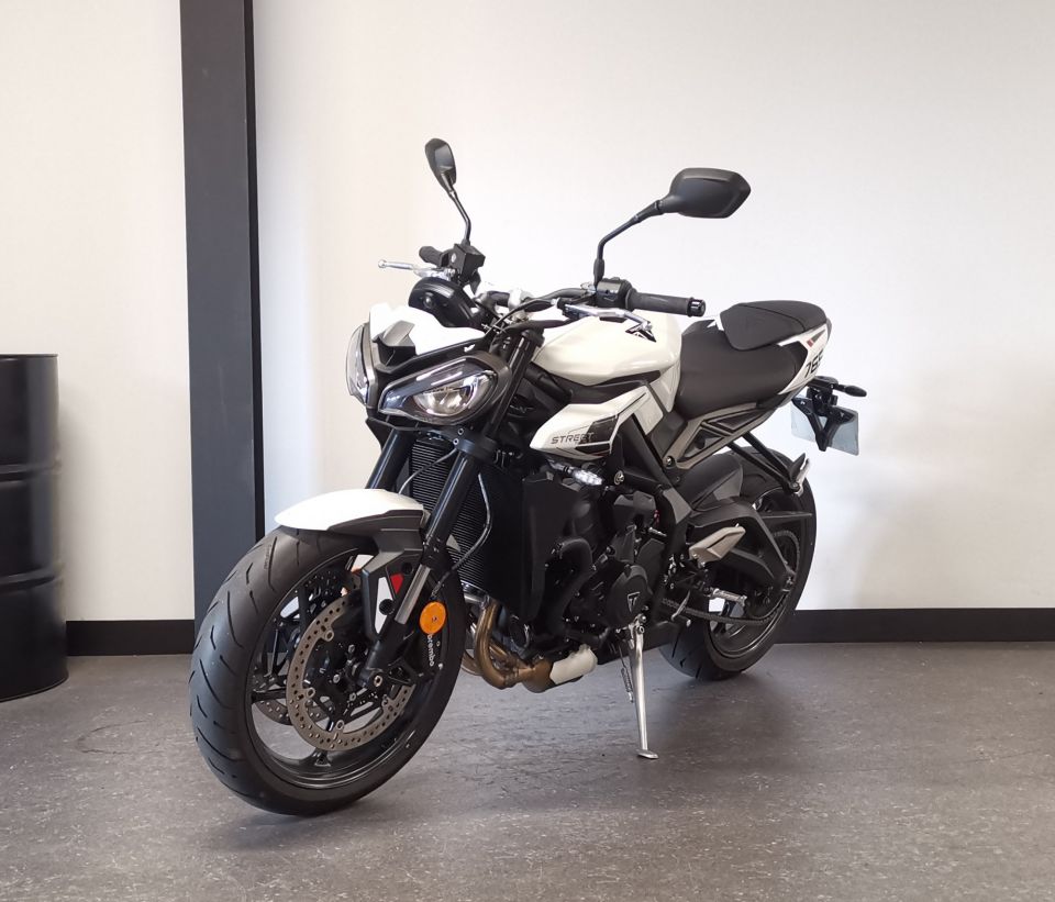 TRIUMPH STREET TRIPLE 765 R 4