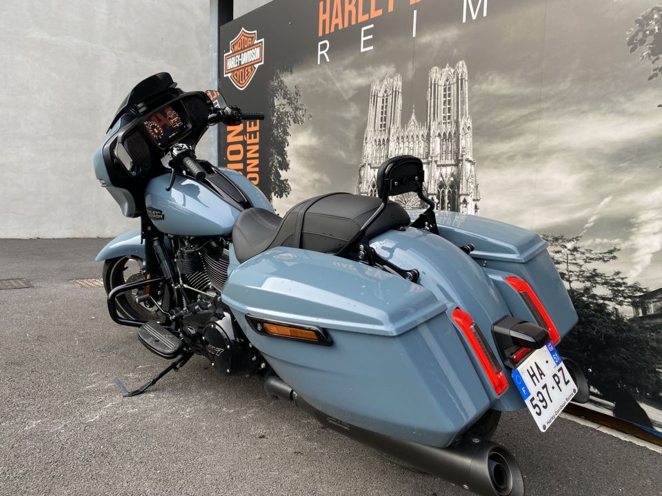 HARLEY-DAVIDSON TOURING STREET GLIDE 1923 4