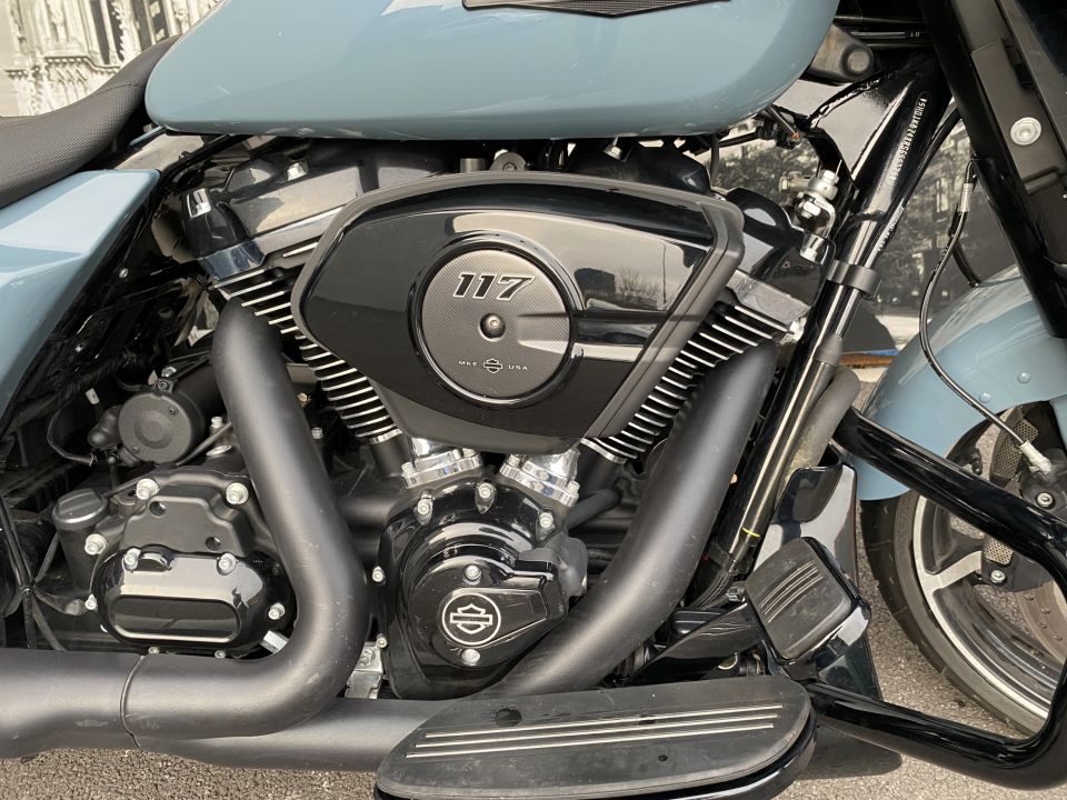 HARLEY-DAVIDSON TOURING STREET GLIDE 1923 4