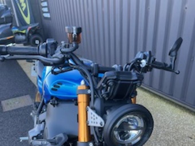 YAMAHA XSR 900 4