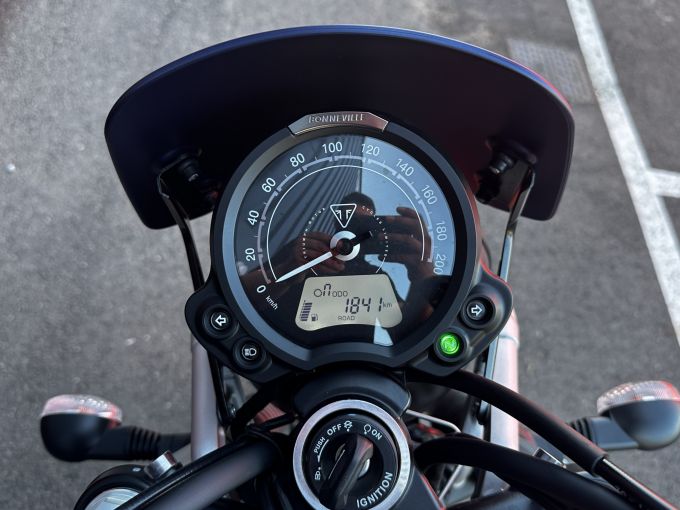 TRIUMPH STREET SCRAMBLER  900 4