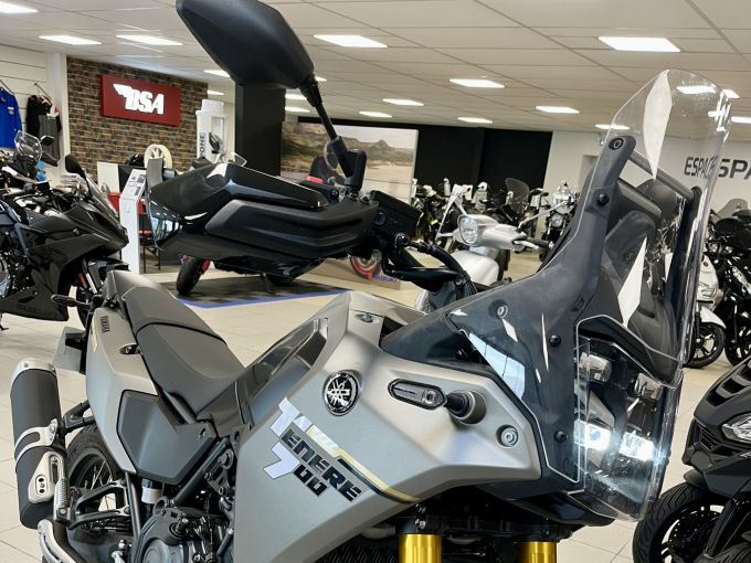 YAMAHA XTZ TENERE 700 4