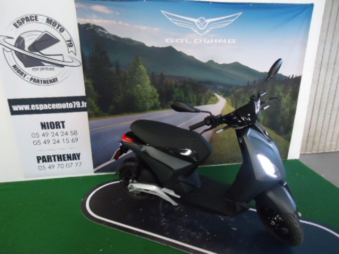 PIAGGIO 1 ACTIVE 4