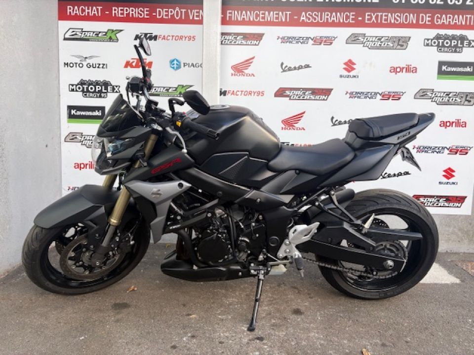 SUZUKI GSR 750 ABS 4