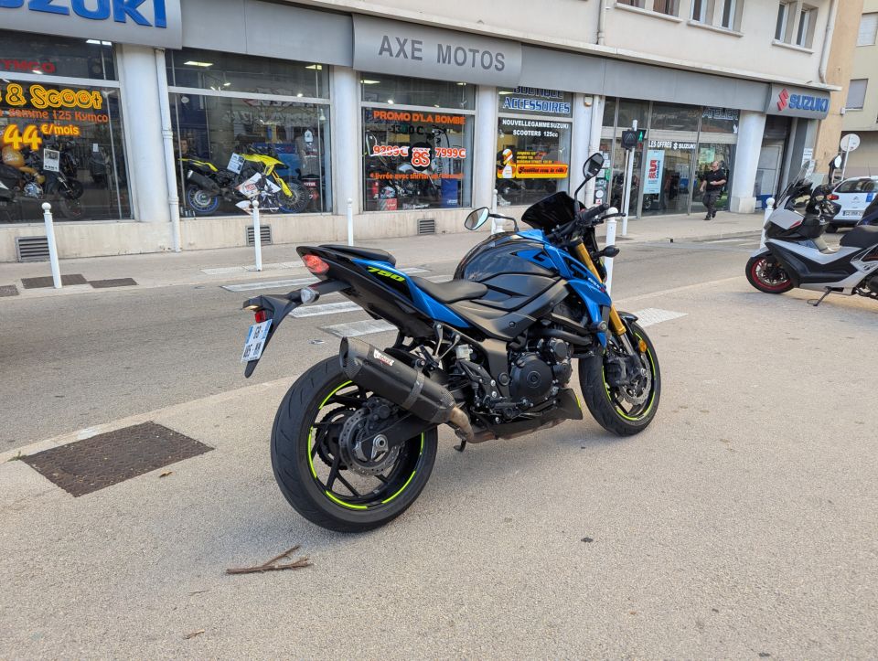 SUZUKI GSX-S 750 4