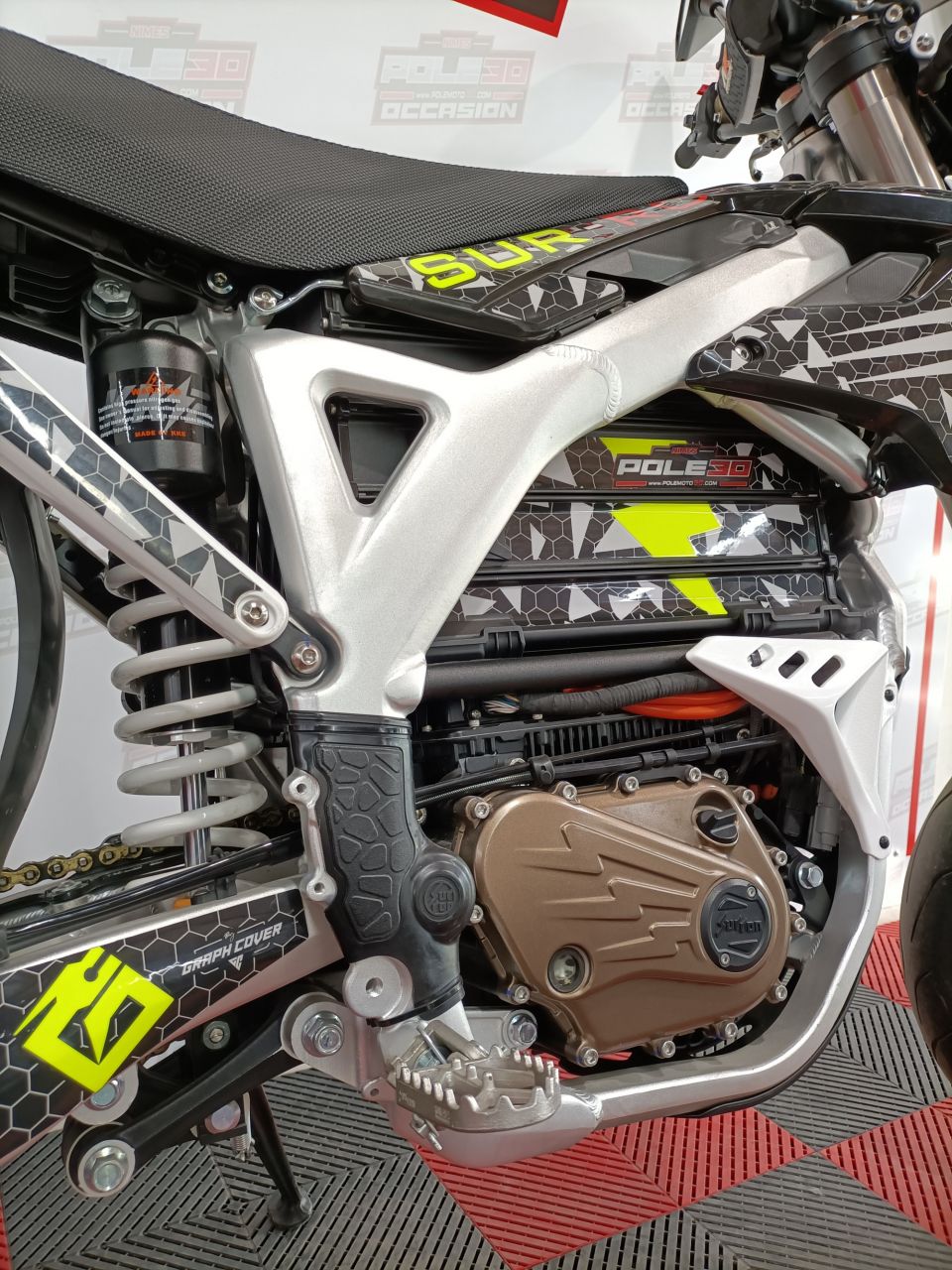 SUR-RON STORM BEE ENDURO/SUPER MOTARD 4