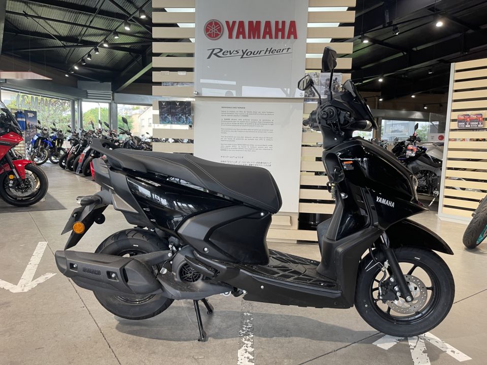 YAMAHA RayZR 125 4