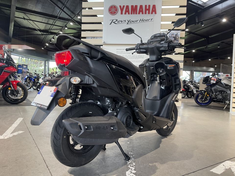 YAMAHA RayZR 125 4