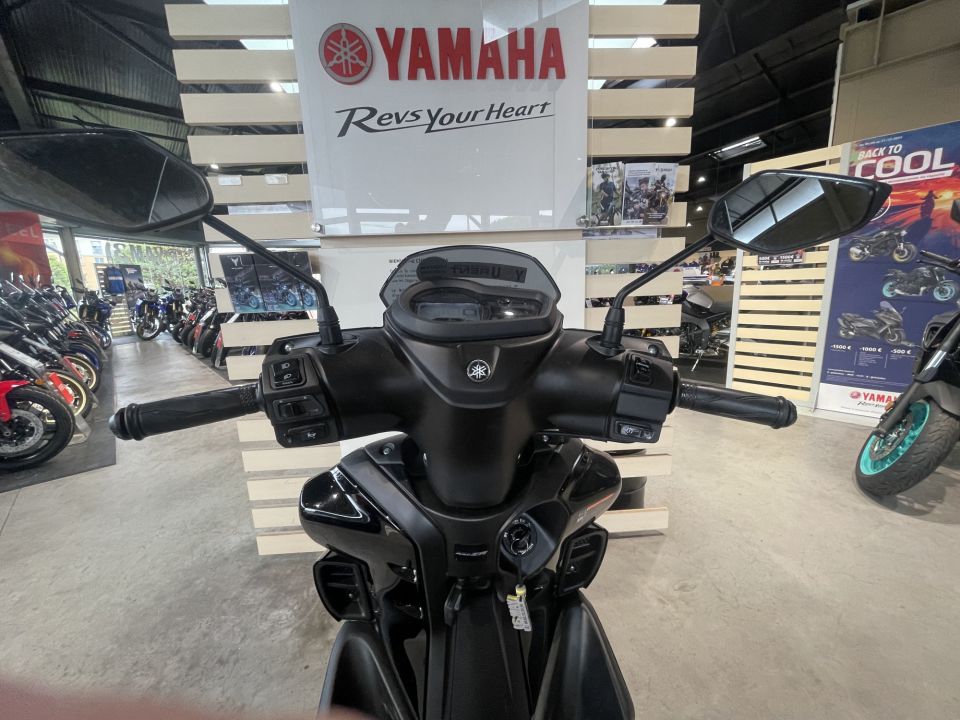 YAMAHA RayZR 125 4