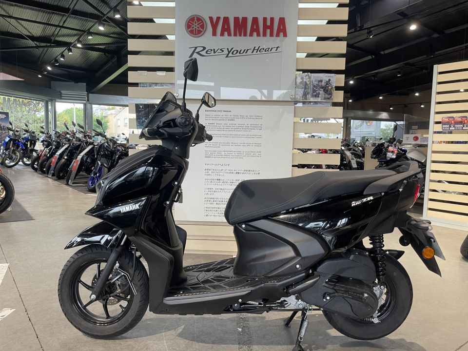 YAMAHA RayZR 125 4