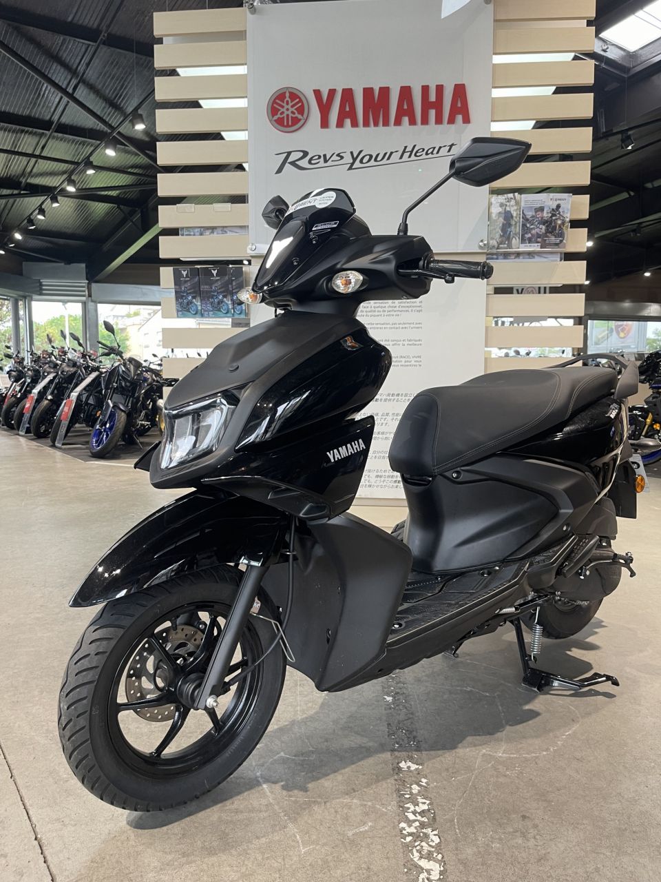 YAMAHA RayZR 125 4