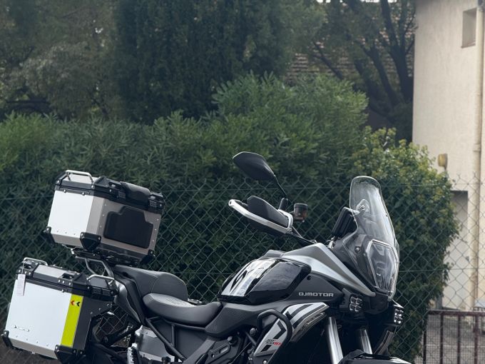 QJ MOTOR SRT 600 SX Touring 4