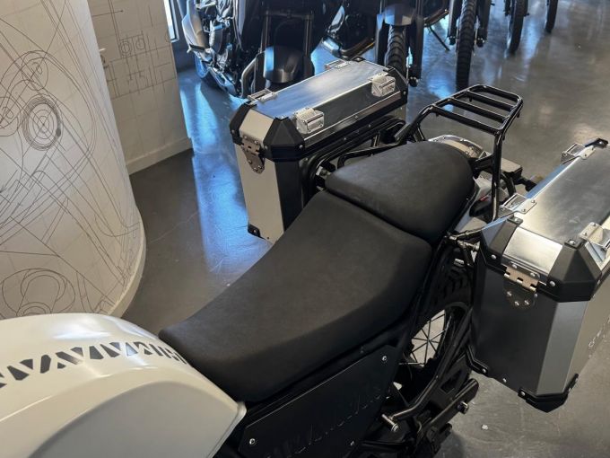 ROYAL ENFIELD HYMALAYAN 400 4