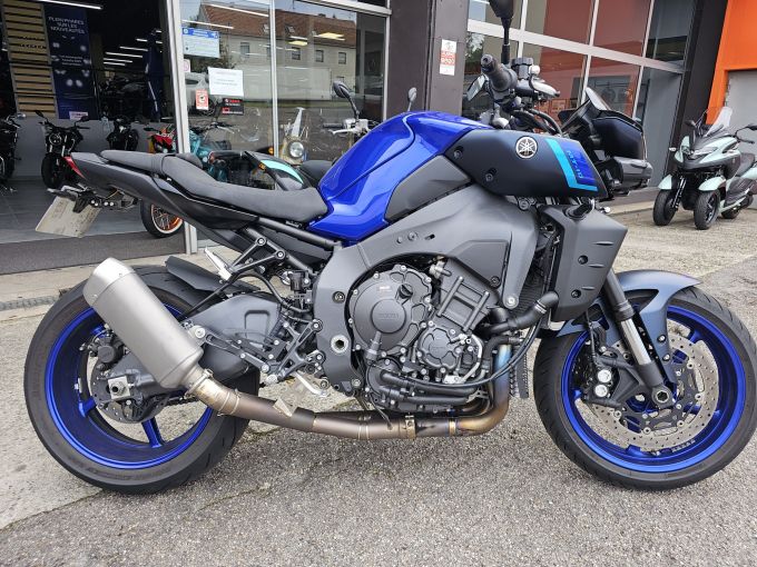 YAMAHA MT-10 4