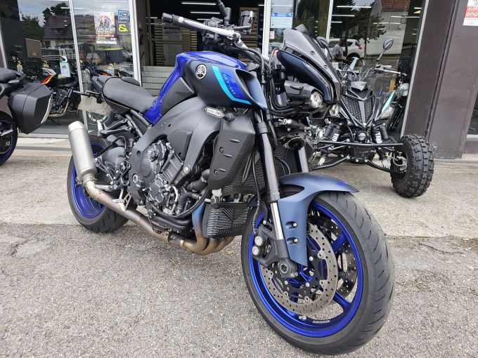 YAMAHA MT-10 4