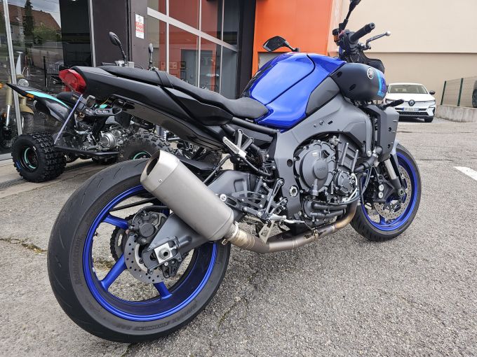 YAMAHA MT-10 4