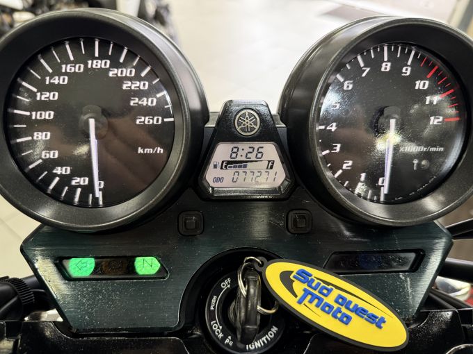 YAMAHA XJR 1300 SP 4