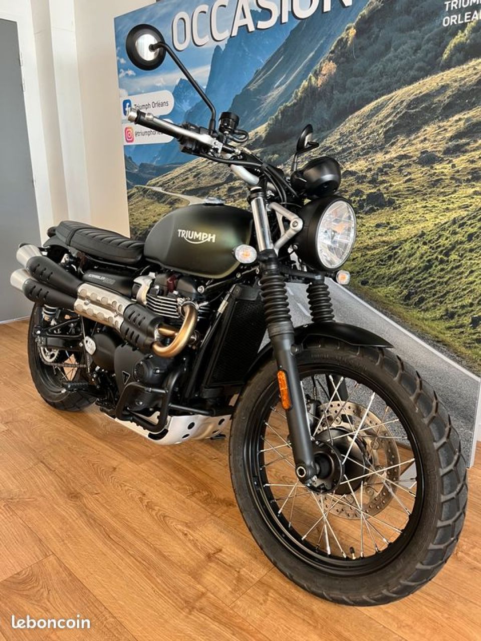 TRIUMPH STREET SCRAMBLER  900 4
