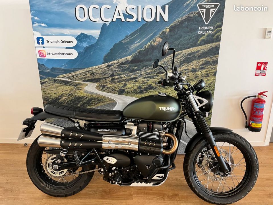 TRIUMPH STREET SCRAMBLER  900 4