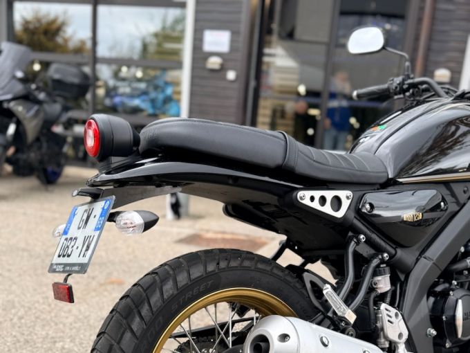YAMAHA XSR 125 Legacy 4