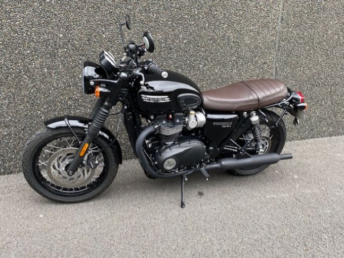 TRIUMPH Bonneville T120 Black 4
