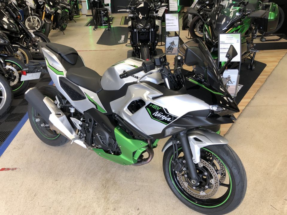 KAWASAKI Ninja 7 Hybrid 4
